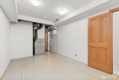 11904 Lakeside Avenue NE, Seattle, WA 98125 - Photo 28