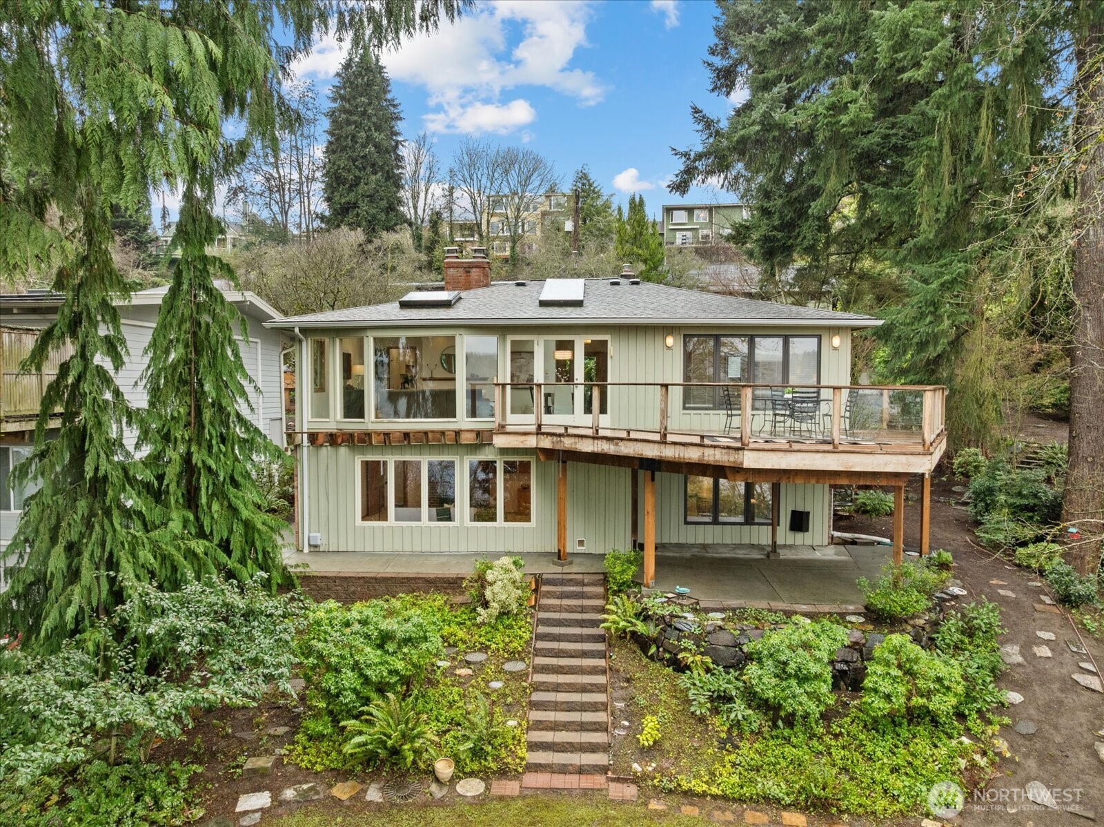 11904 Lakeside Avenue NE, Seattle, WA 98125