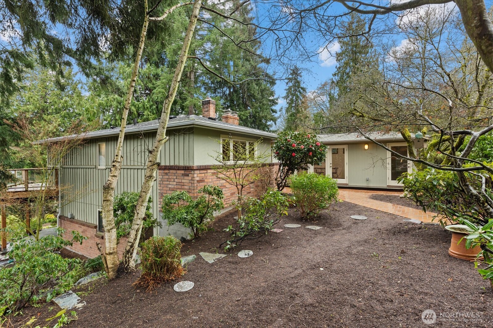 11904 Lakeside Avenue NE, Seattle, WA 98125