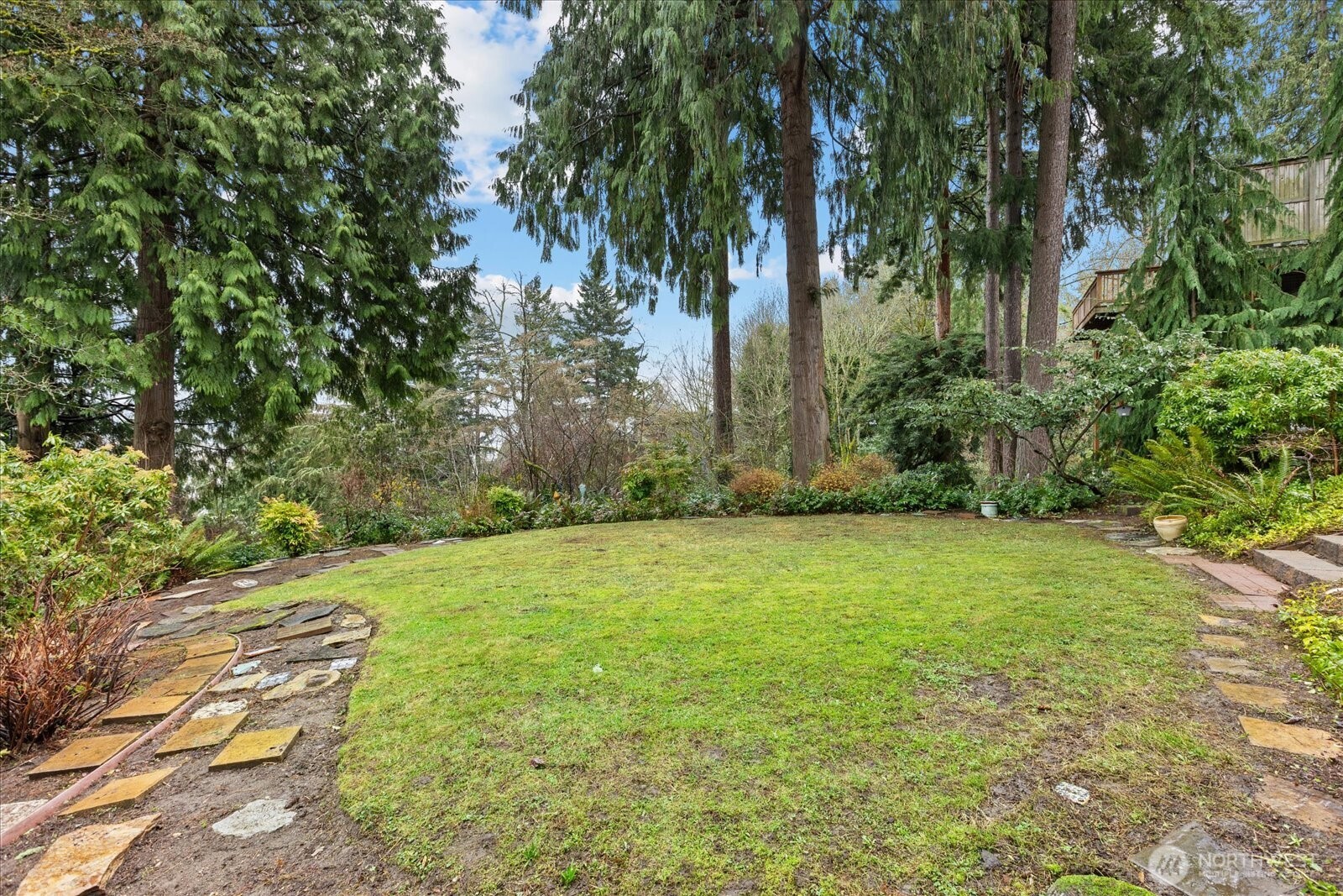 11904 Lakeside Avenue NE, Seattle, WA 98125