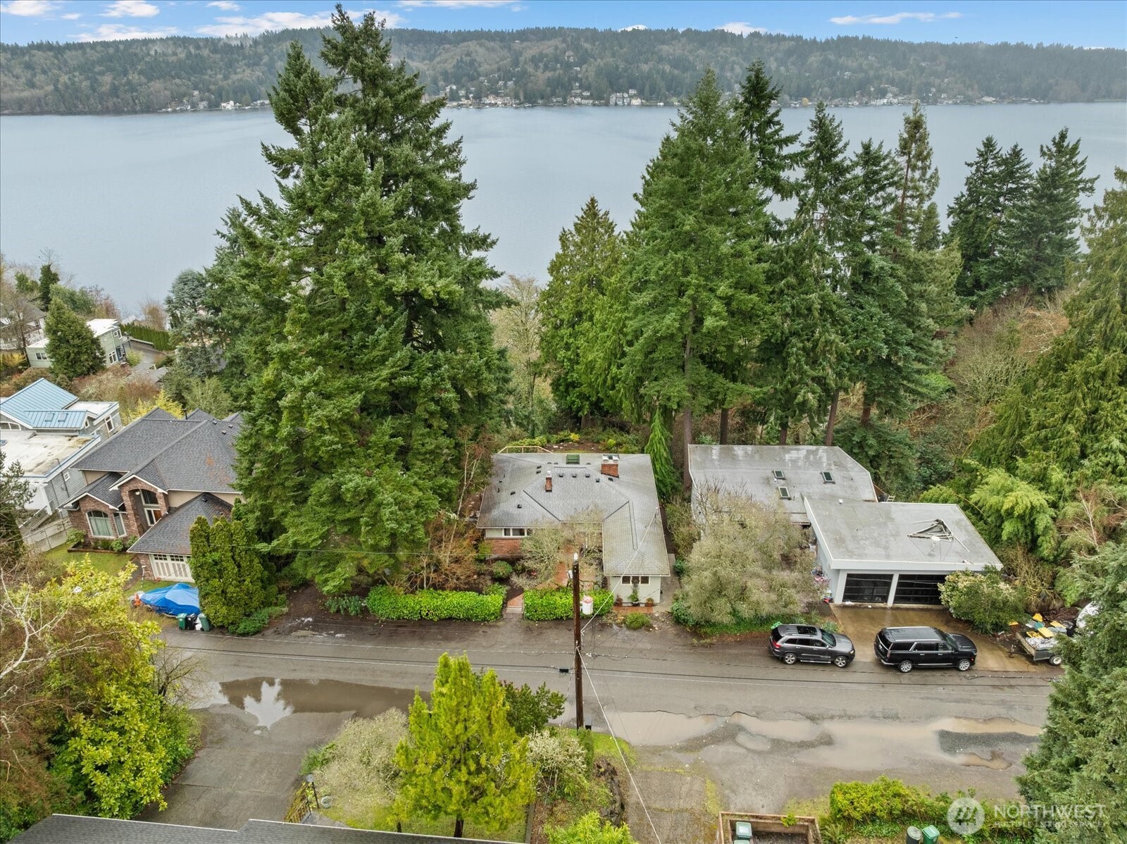 11904 Lakeside Avenue NE, Seattle, WA 98125