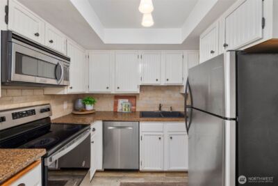 9920 NE 119th St #107, Kirkland, WA 98034 - Photo 7