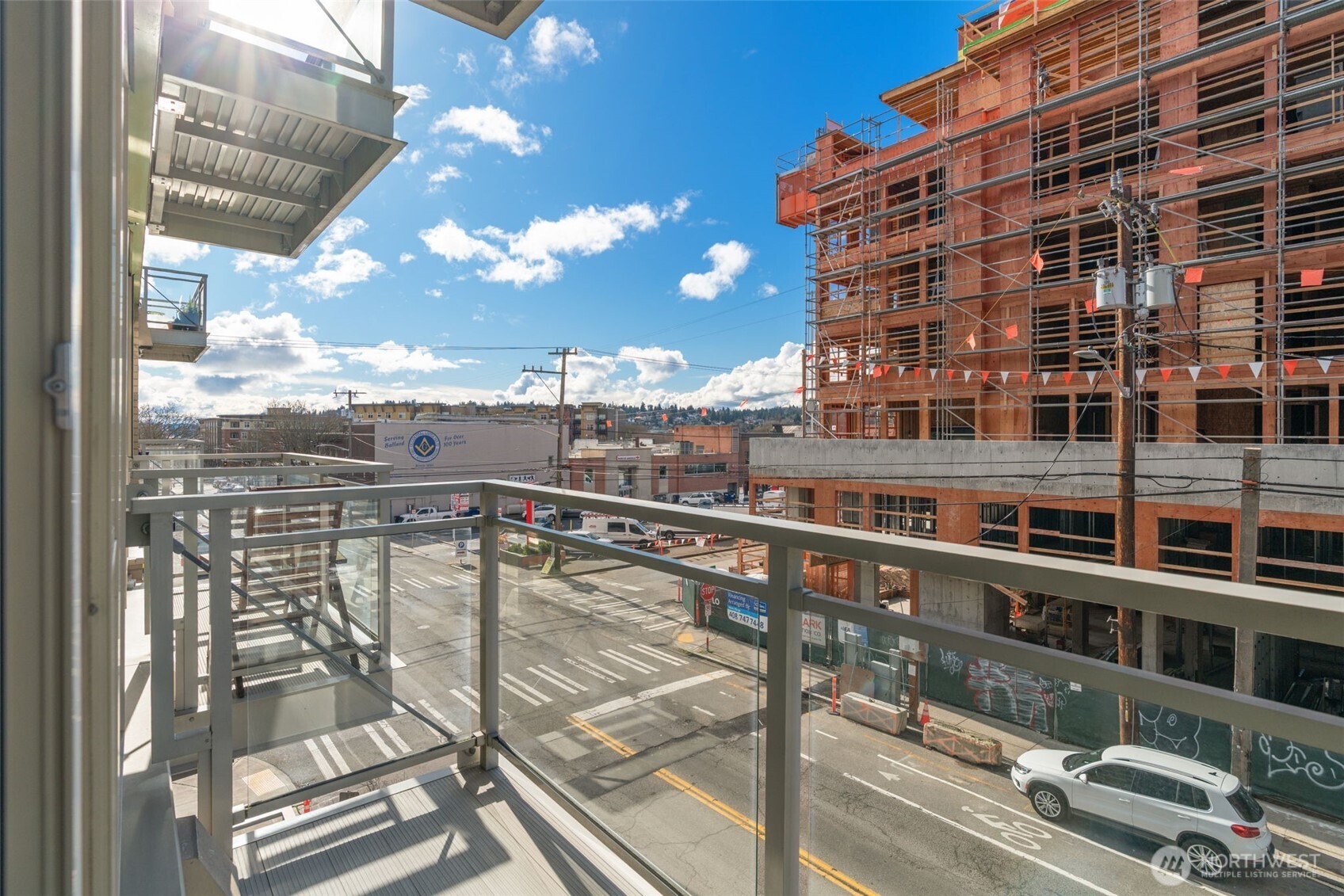 1760 NW 56th St #322, Seattle, WA 98107