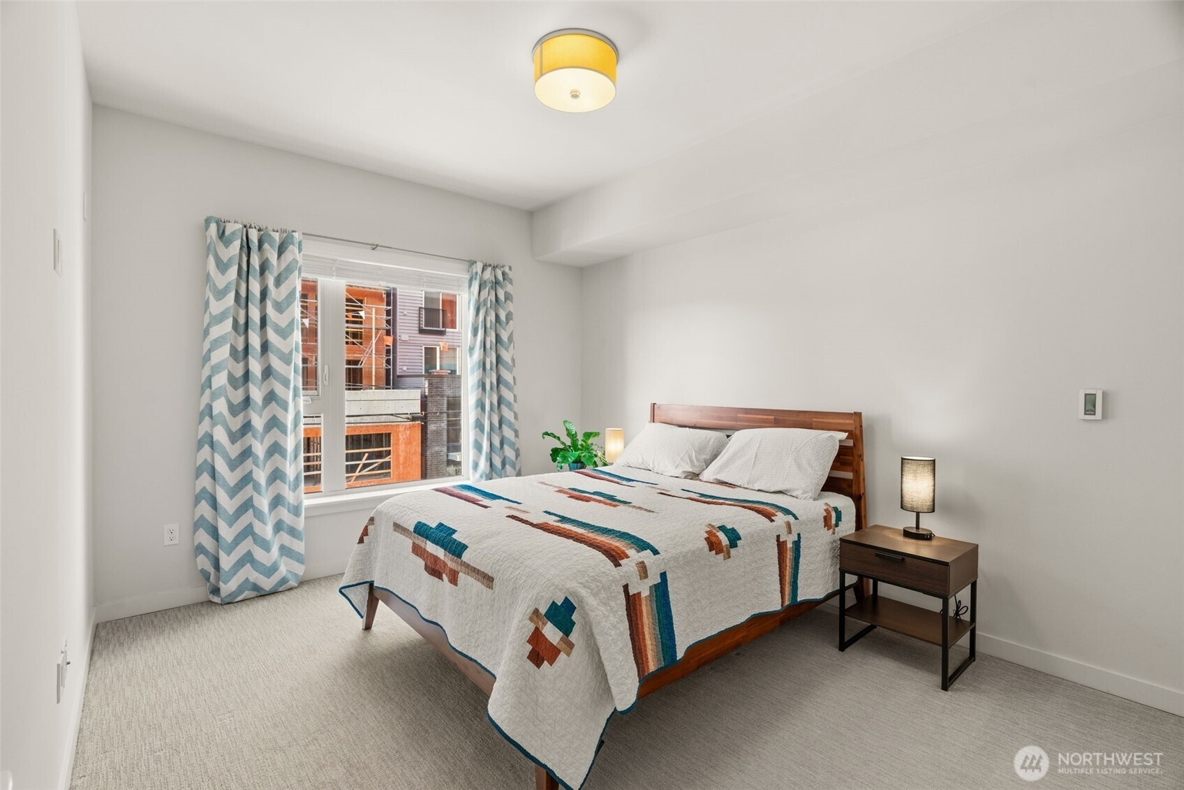 1760 NW 56th St #322, Seattle, WA 98107