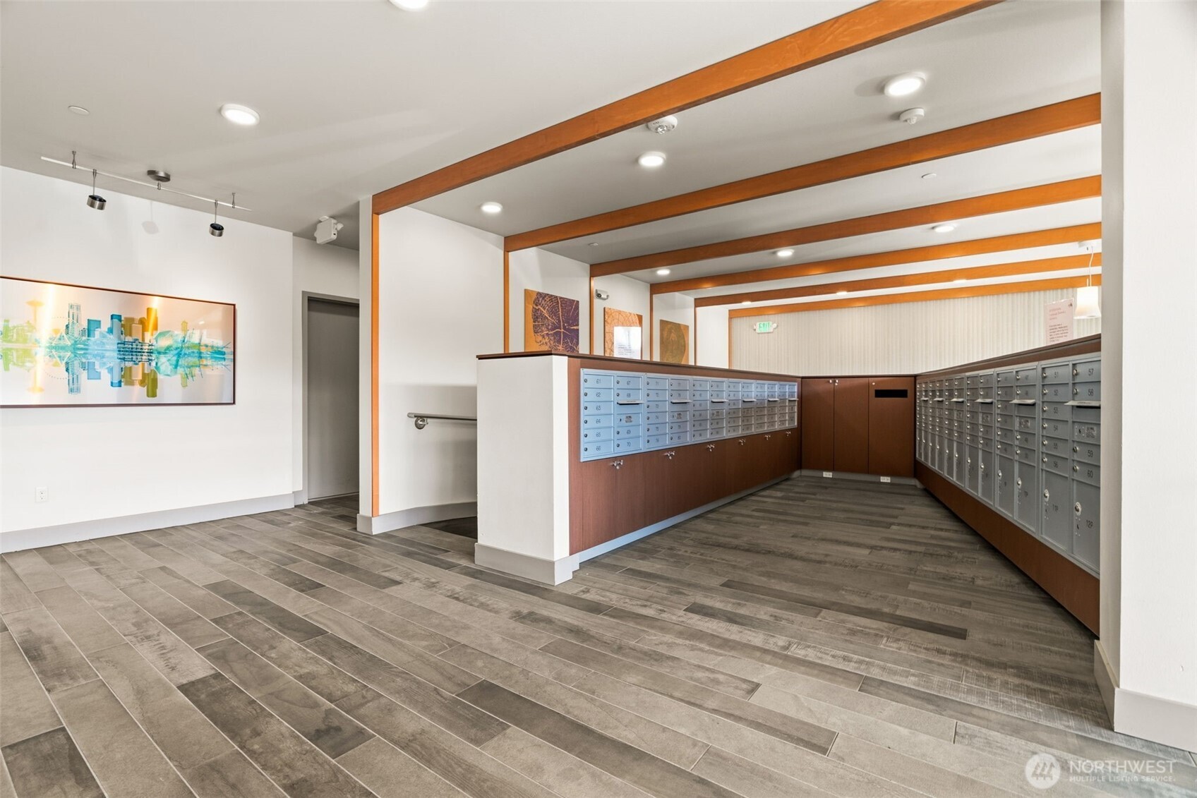 1760 NW 56th St #322, Seattle, WA 98107