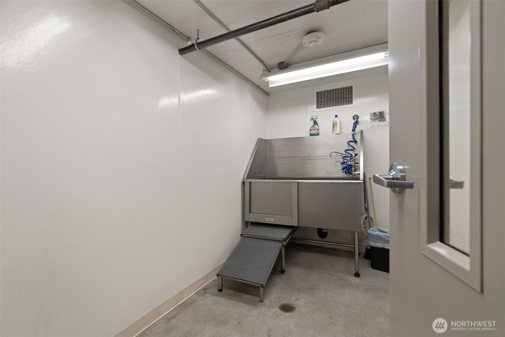 1760 NW 56th St #322, Seattle, WA 98107