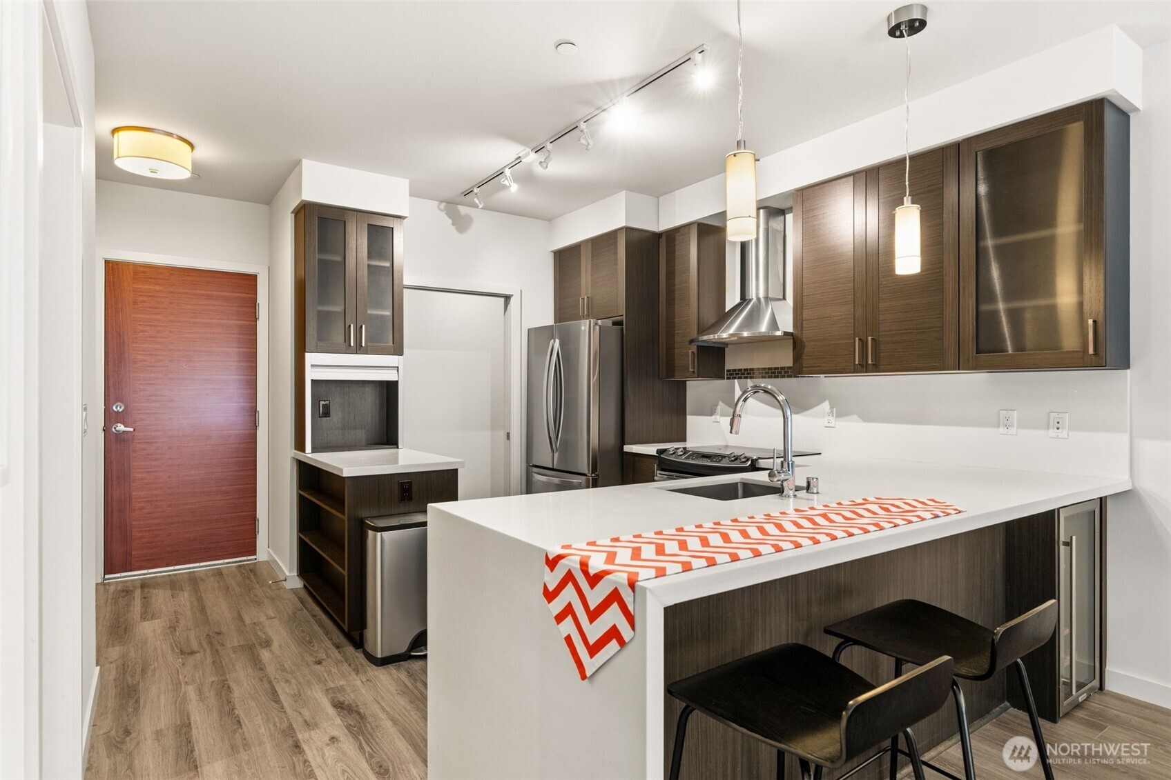 1760 NW 56th St #322, Seattle, WA 98107