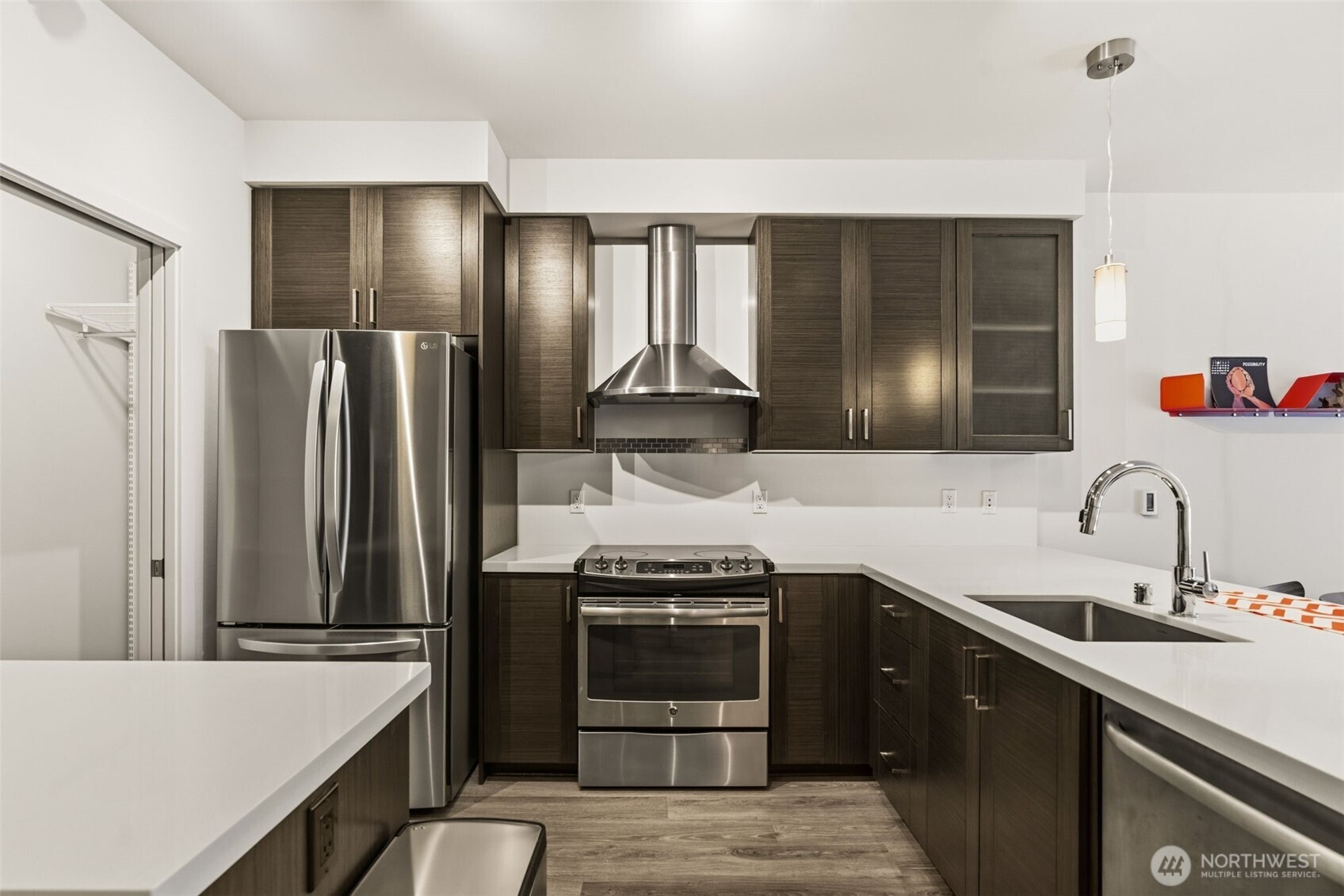 1760 NW 56th St #322, Seattle, WA 98107