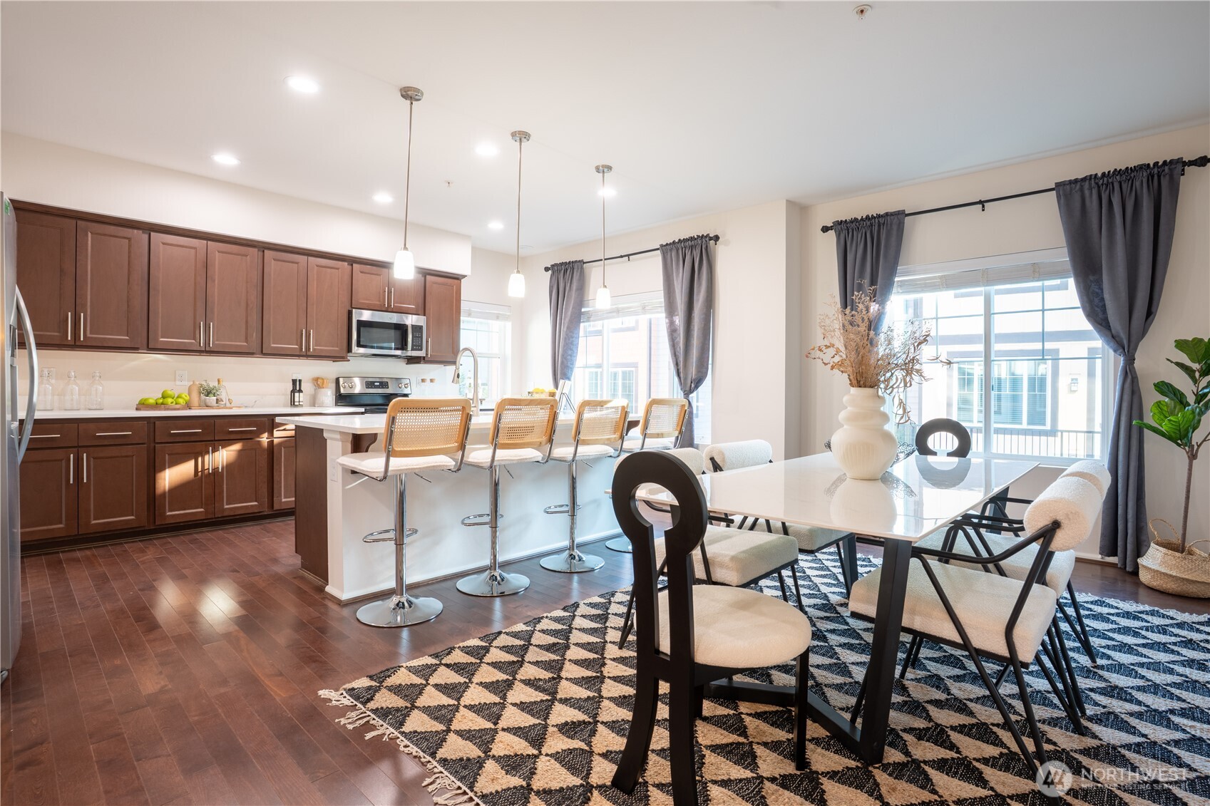 10378 157th Place NE #101, Redmond, WA 98052