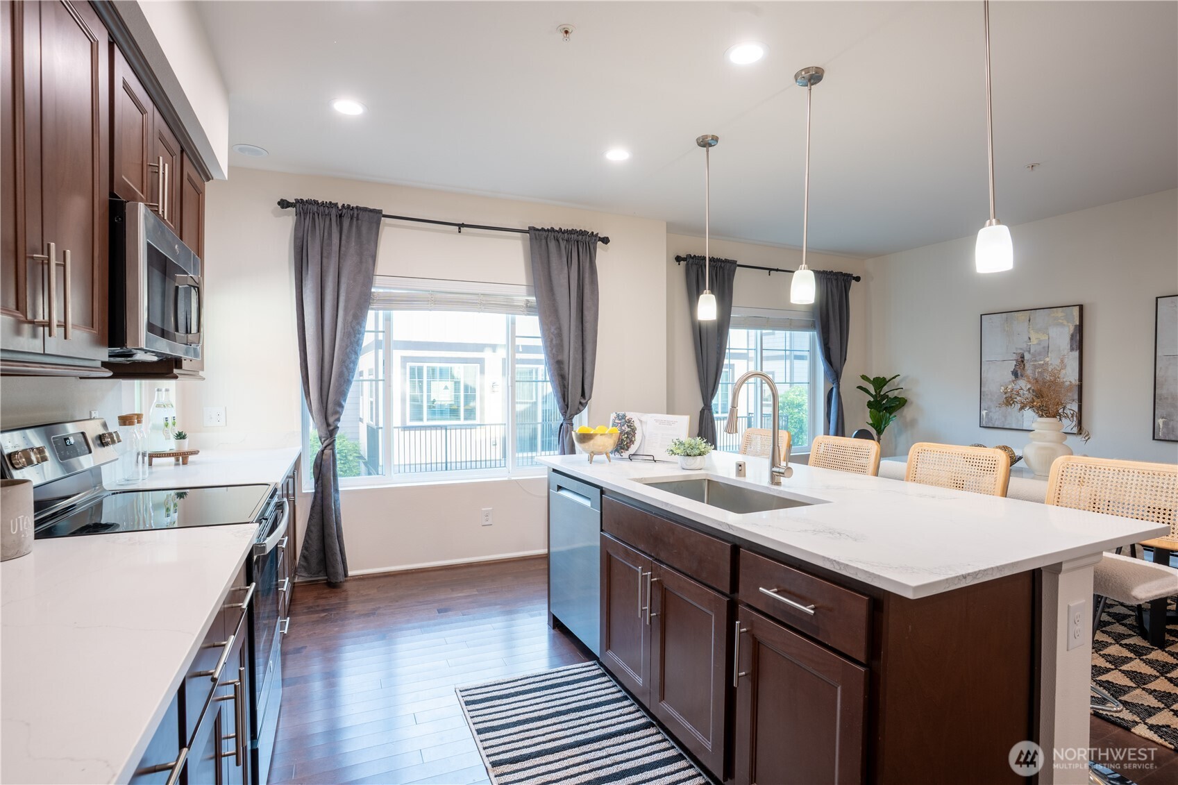 10378 157th Place NE #101, Redmond, WA 98052