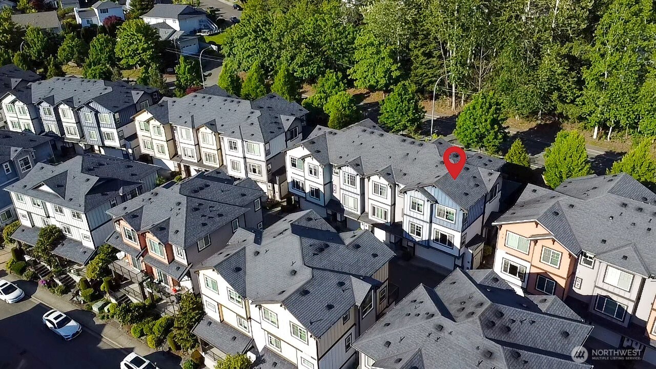 10378 157th Place NE #101, Redmond, WA 98052