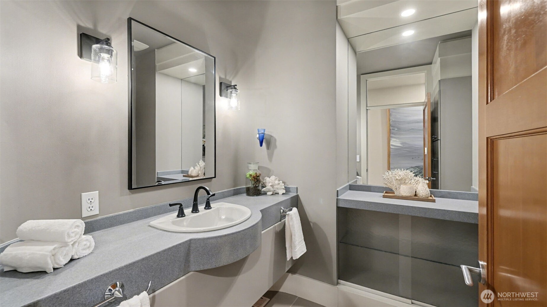 13730 Main Street , Bellevue, WA 98005