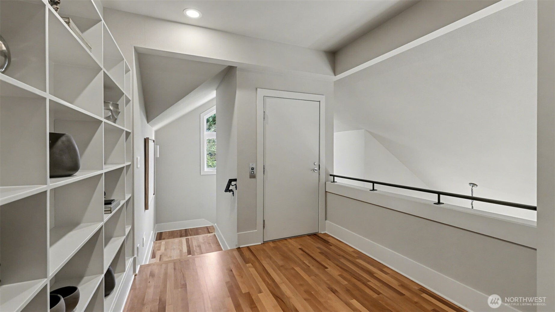 13730 Main Street , Bellevue, WA 98005