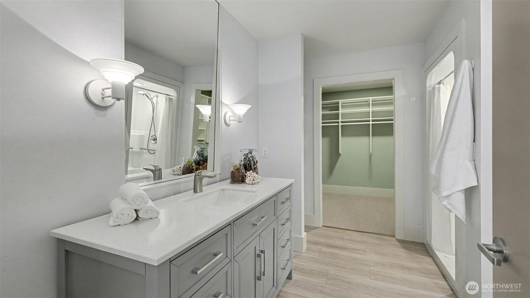 13730 Main Street , Bellevue, WA 98005