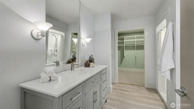 13730 Main Street , Bellevue, WA 98005 - Photo 33