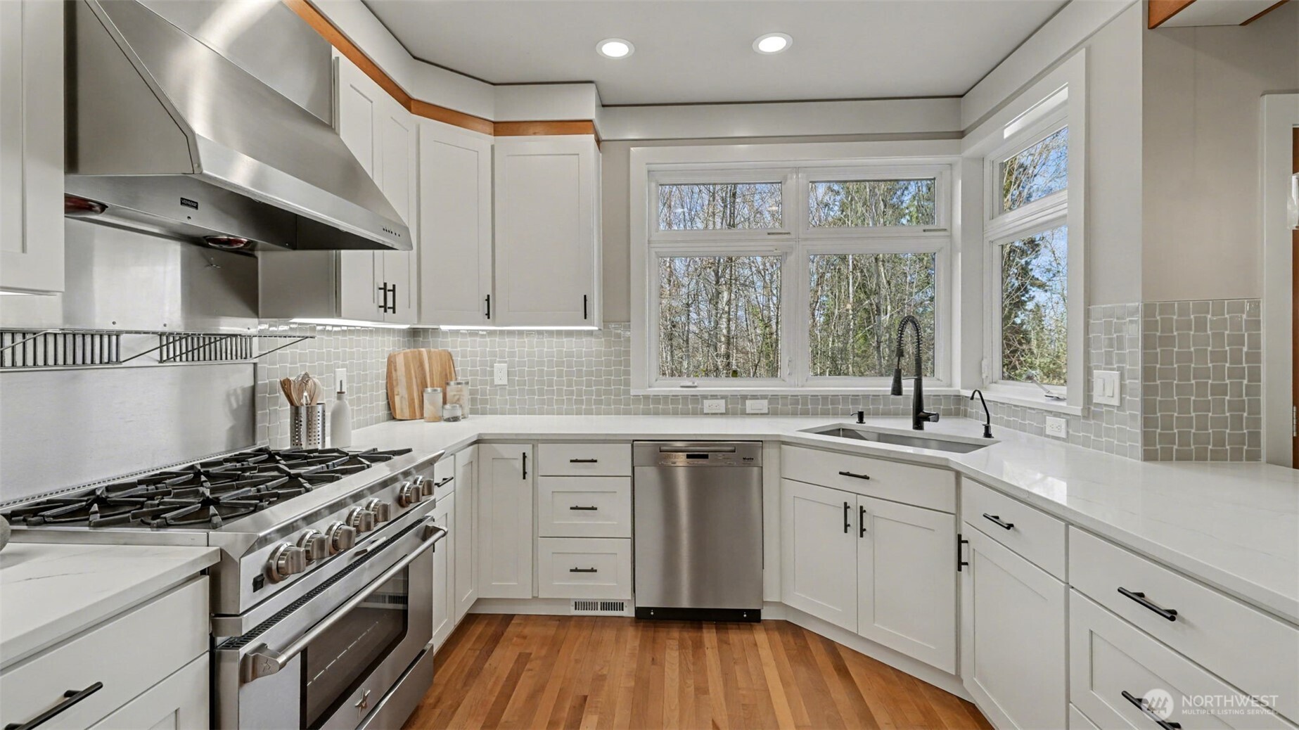 13730 Main Street , Bellevue, WA 98005