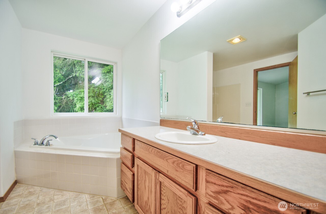 164 Beville Road , Boistfort, WA 98532