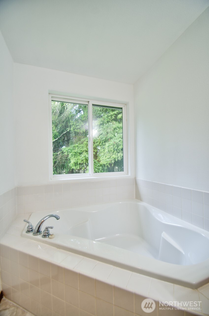 164 Beville Road , Boistfort, WA 98532