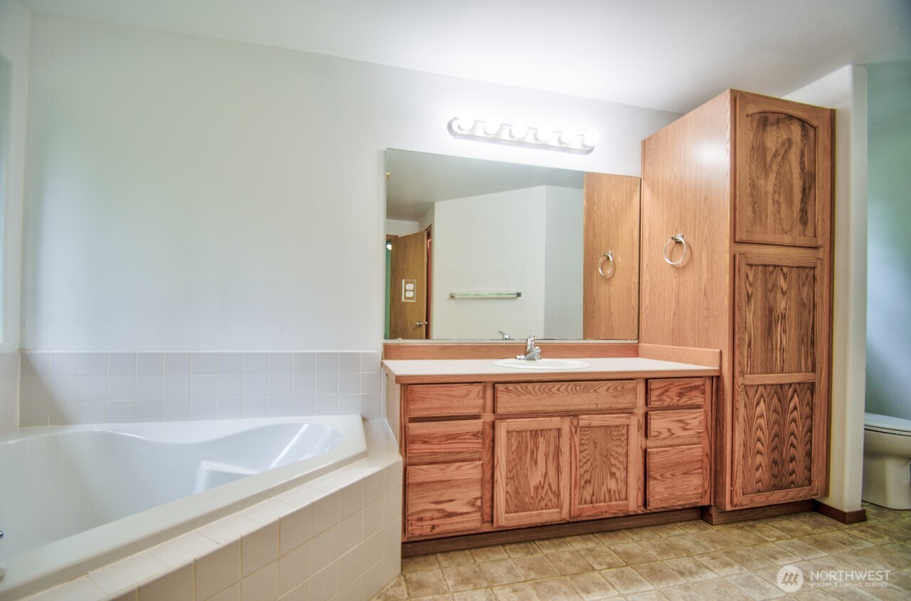 164 Beville Road , Boistfort, WA 98532