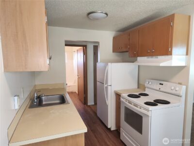 402 Laurel Street , Port Angeles, WA 98362 - Photo 4