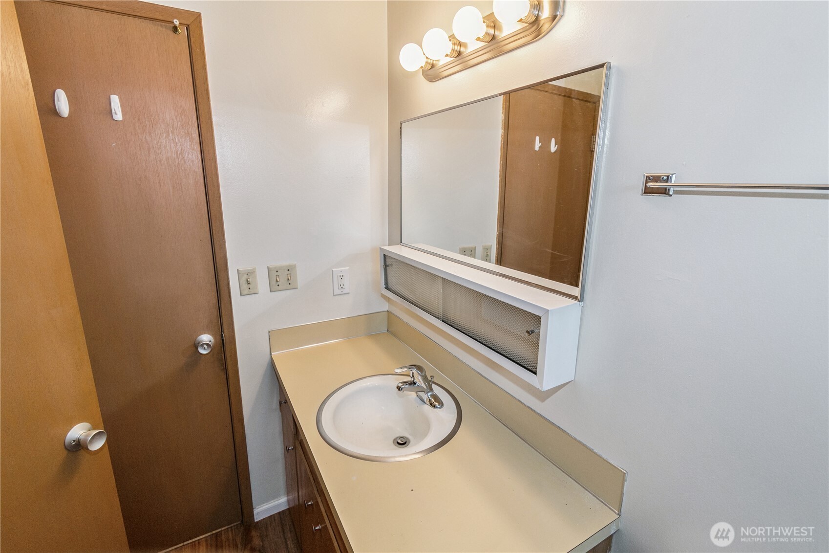 402 Laurel Street , Port Angeles, WA 98362