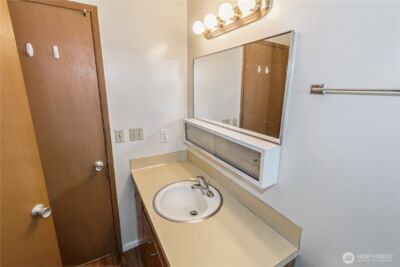 402 Laurel Street , Port Angeles, WA 98362 - Photo 9