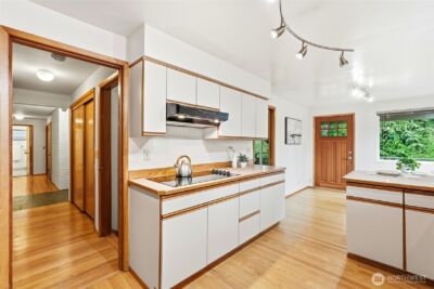 1058 NE 106th Street , Seattle, WA 98125 - Photo 9