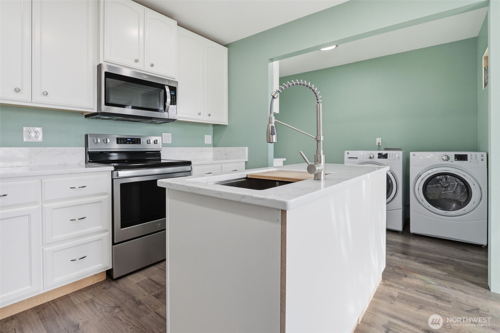 607 21st ave , Longview, WA 98632