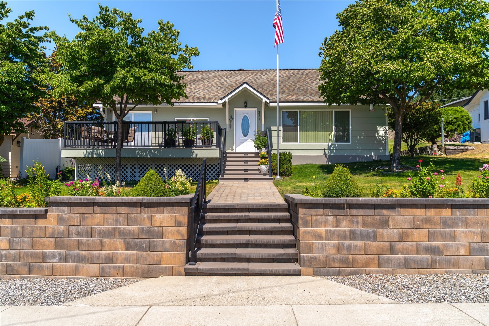 2548 Entiat Way , Entiat, WA 98822