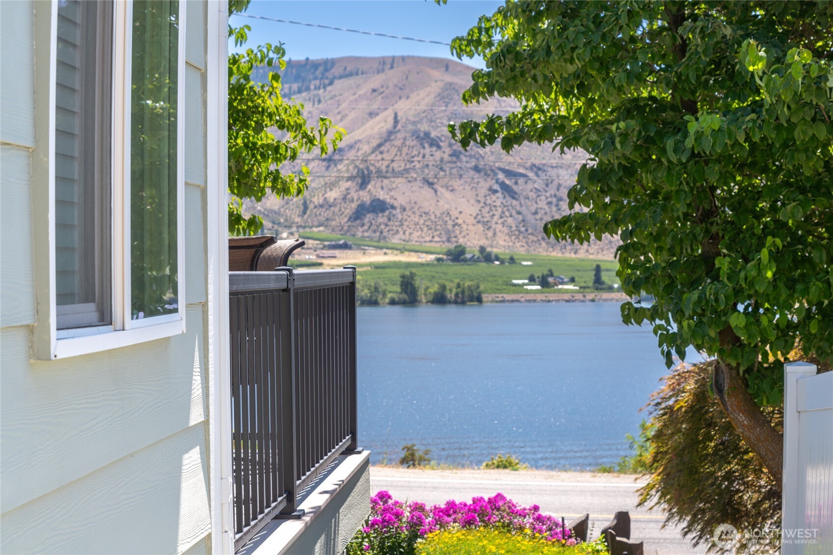 2548 Entiat Way , Entiat, WA 98822