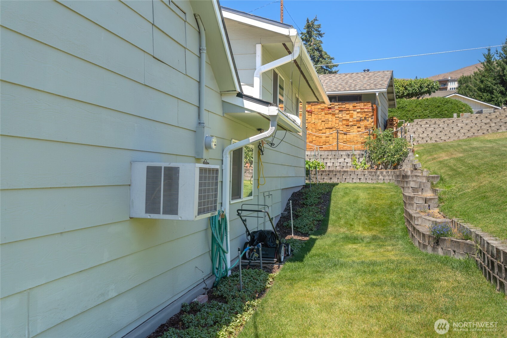 2548 Entiat Way , Entiat, WA 98822