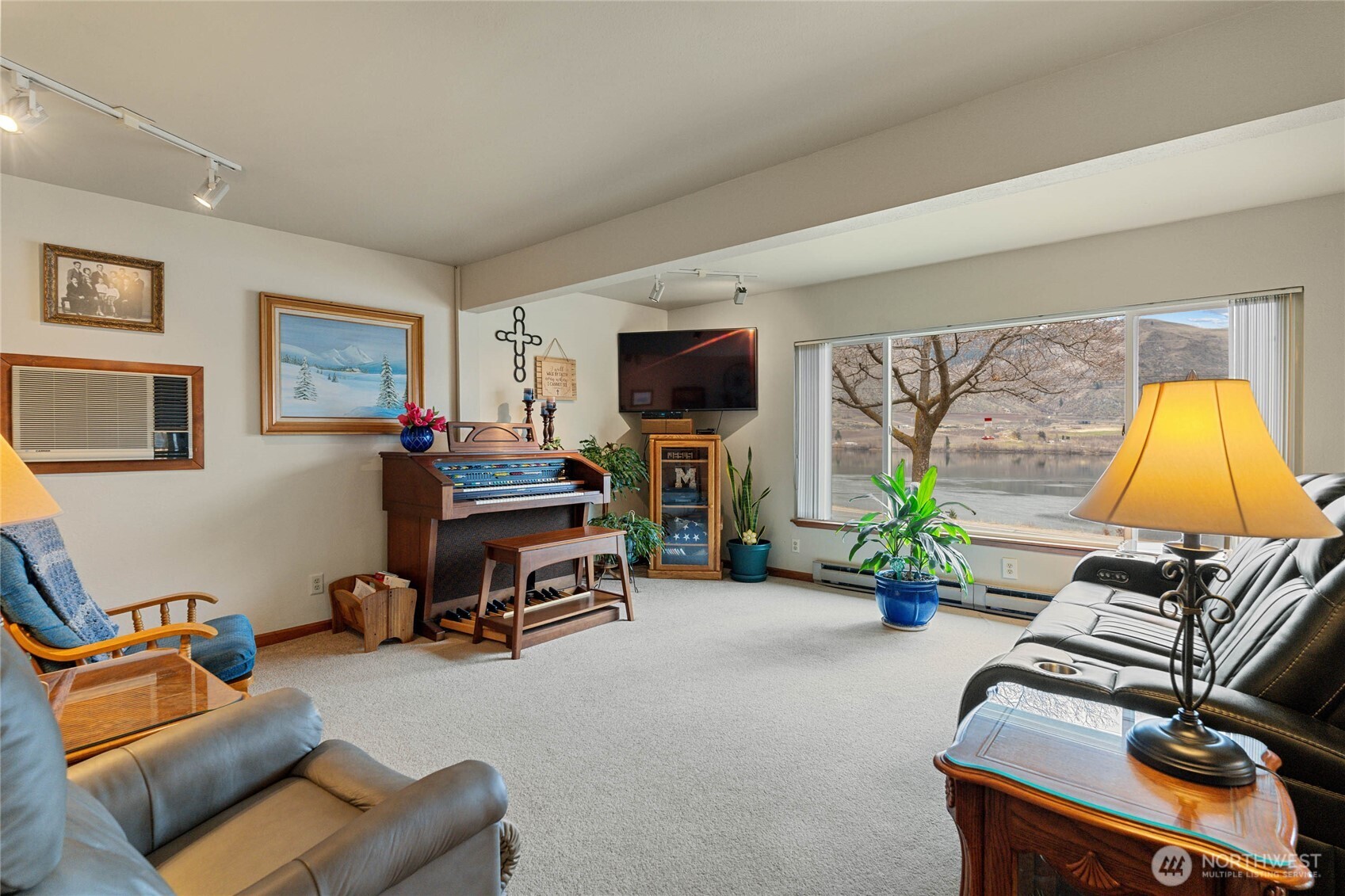 2548 Entiat Way , Entiat, WA 98822