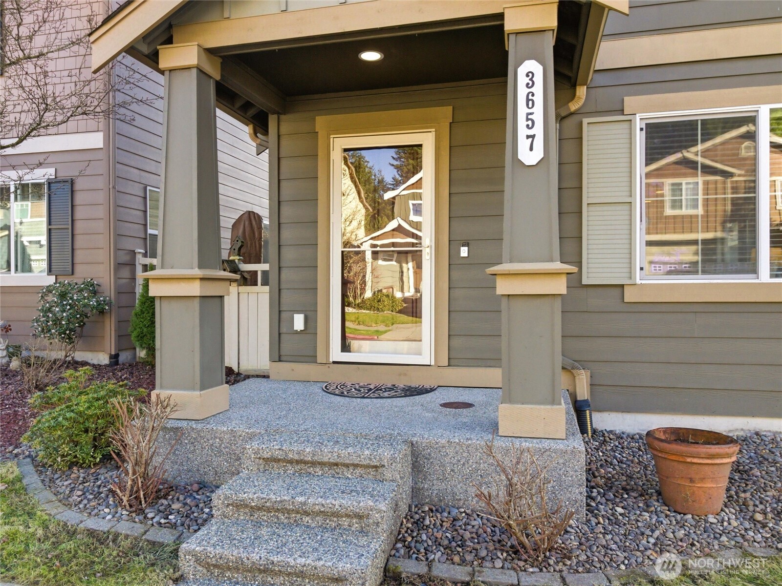 3657 London Loop NE, Lacey, WA 98516