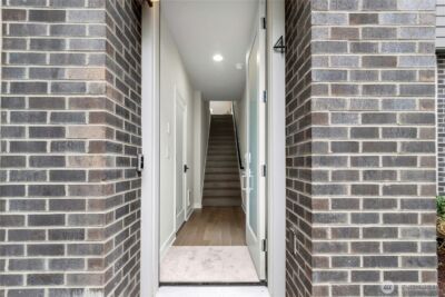 11416 117th Lane NE #E004, Kirkland, WA 98034 - Photo 2