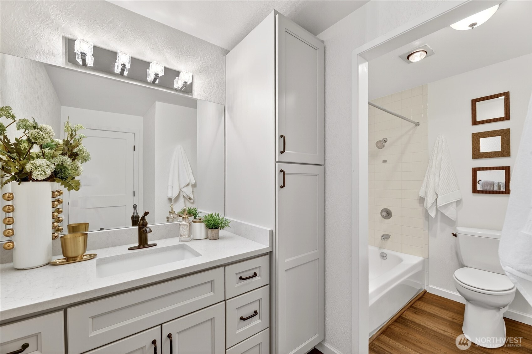 22315 6th Avenue S #A404, Des Moines, WA 98198