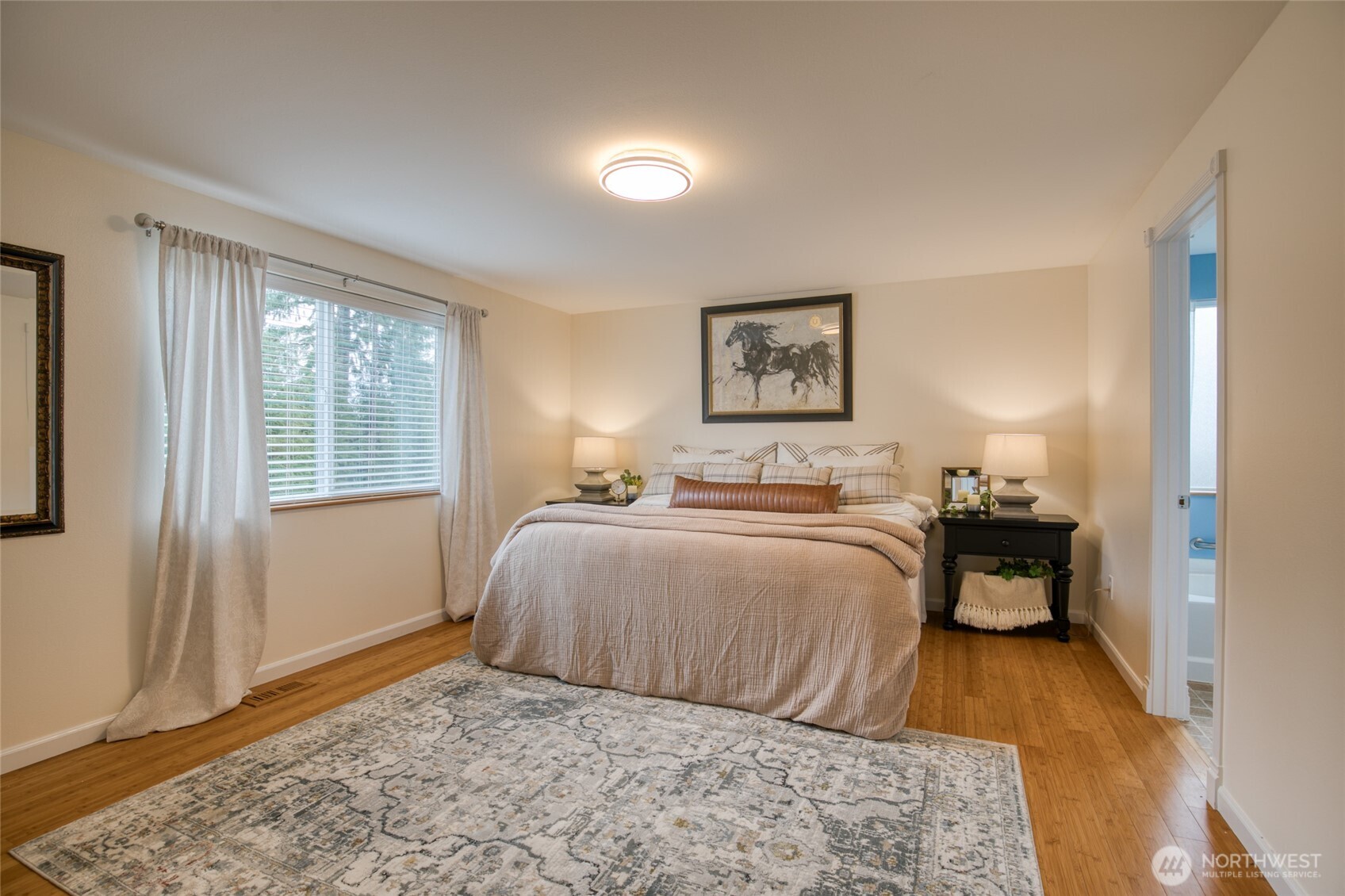 828 Ocean Avenue , Cosmopolis, WA 98595