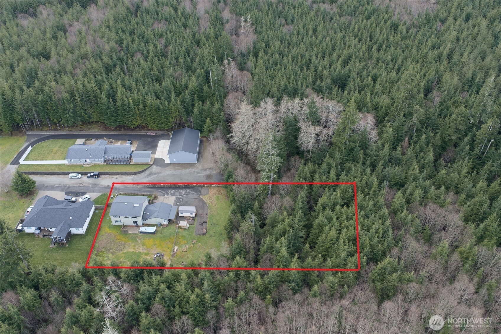 828 Ocean Avenue , Cosmopolis, WA 98595