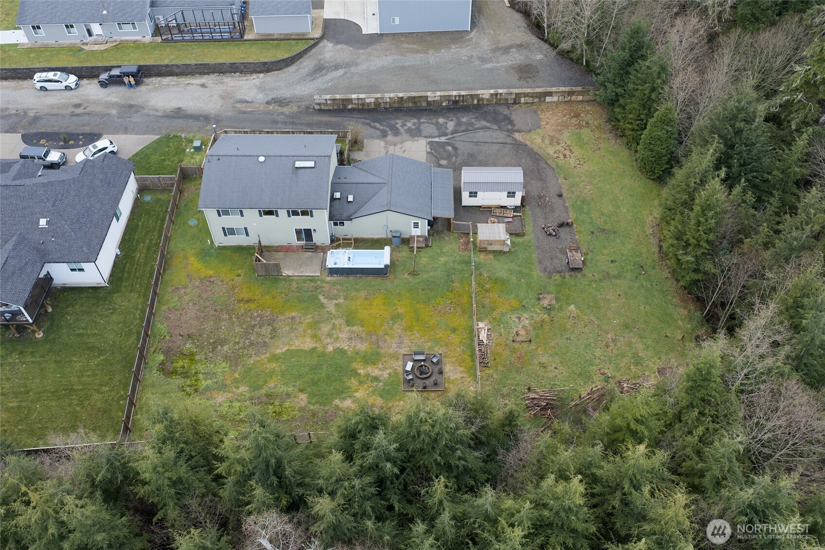 828 Ocean Avenue , Cosmopolis, WA 98595