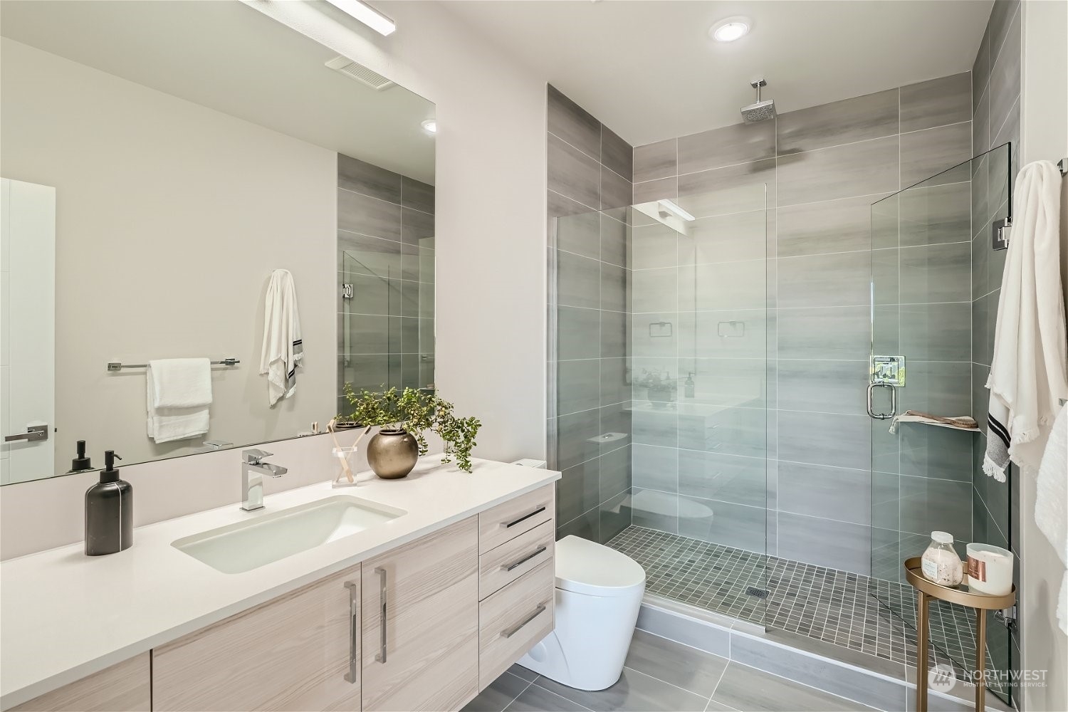 1904 S Grand Street , Seattle, WA 98144