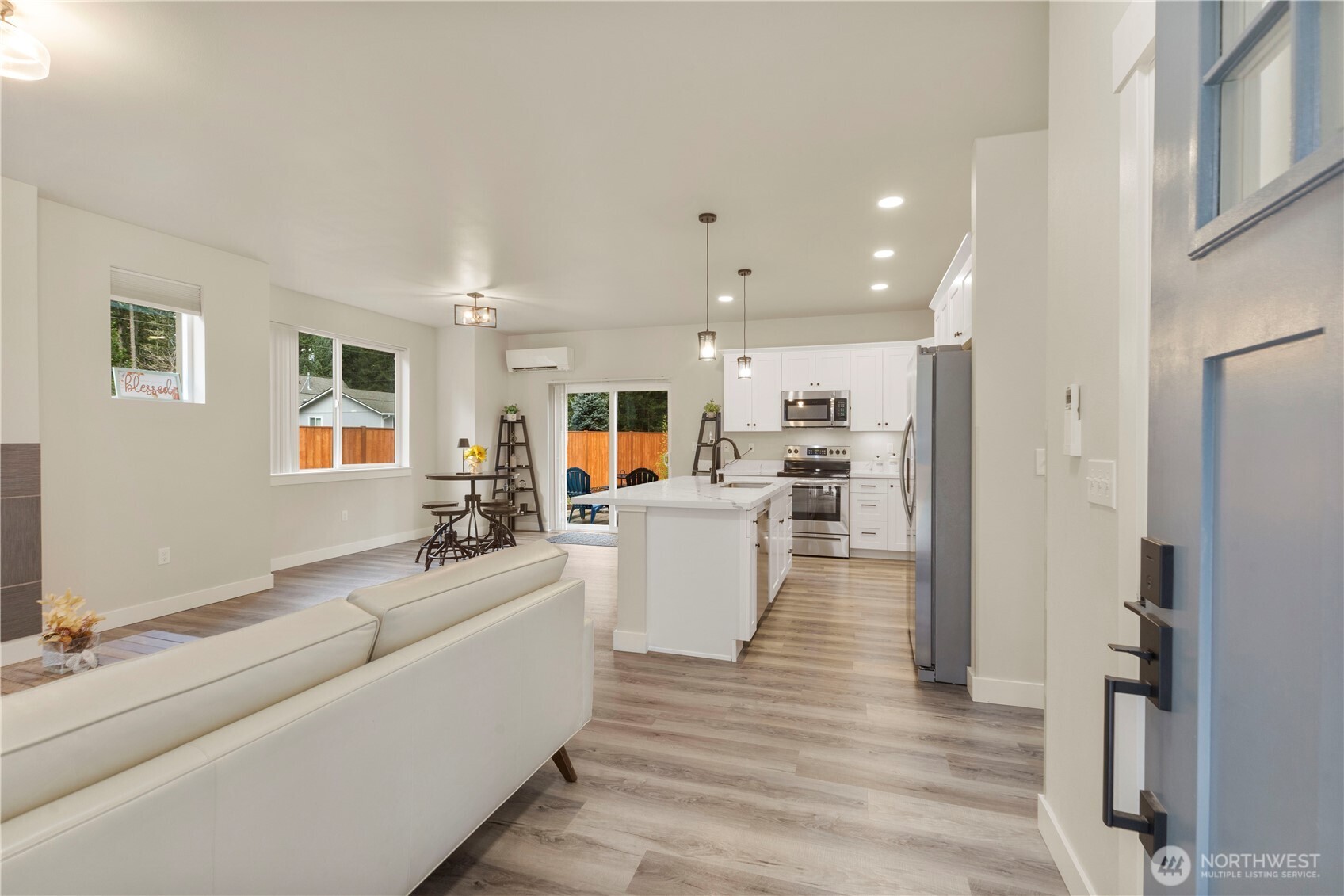 11217 Country Club Place , Anderson Island, WA 98303-8630