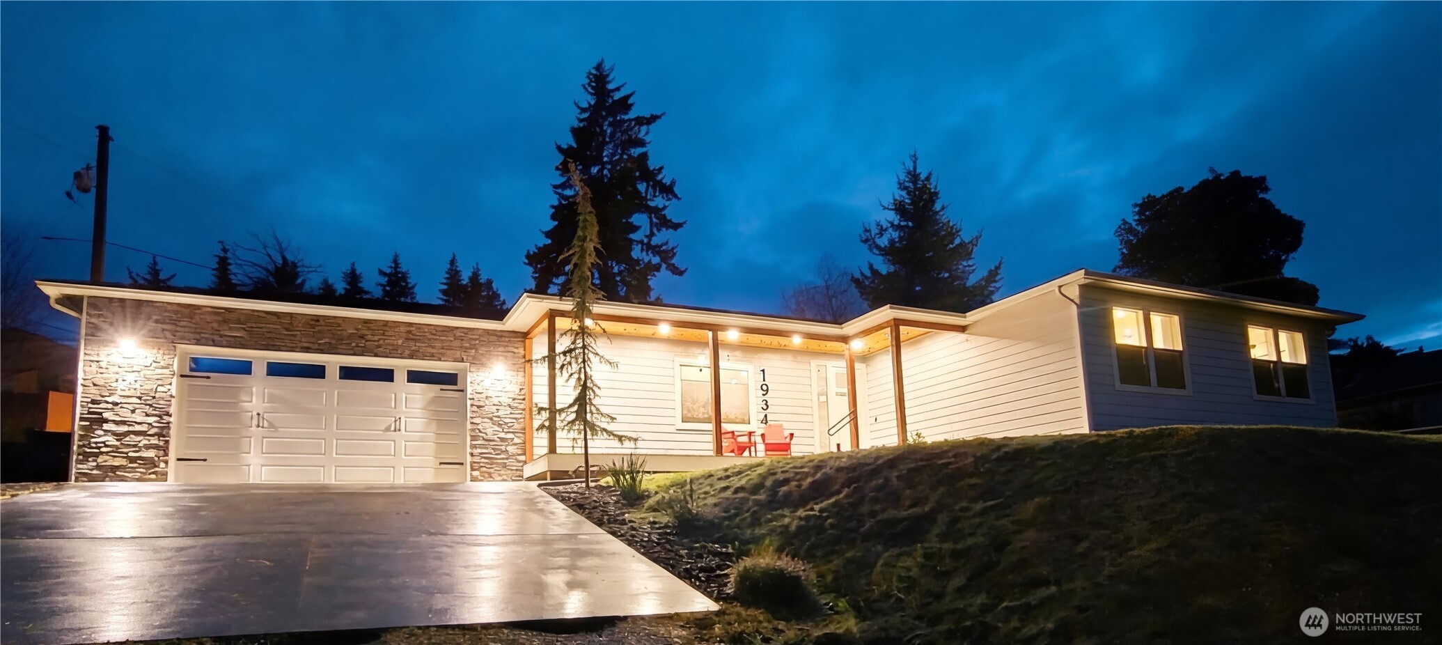 1934 W 8th Street , Port Angeles, WA 98363