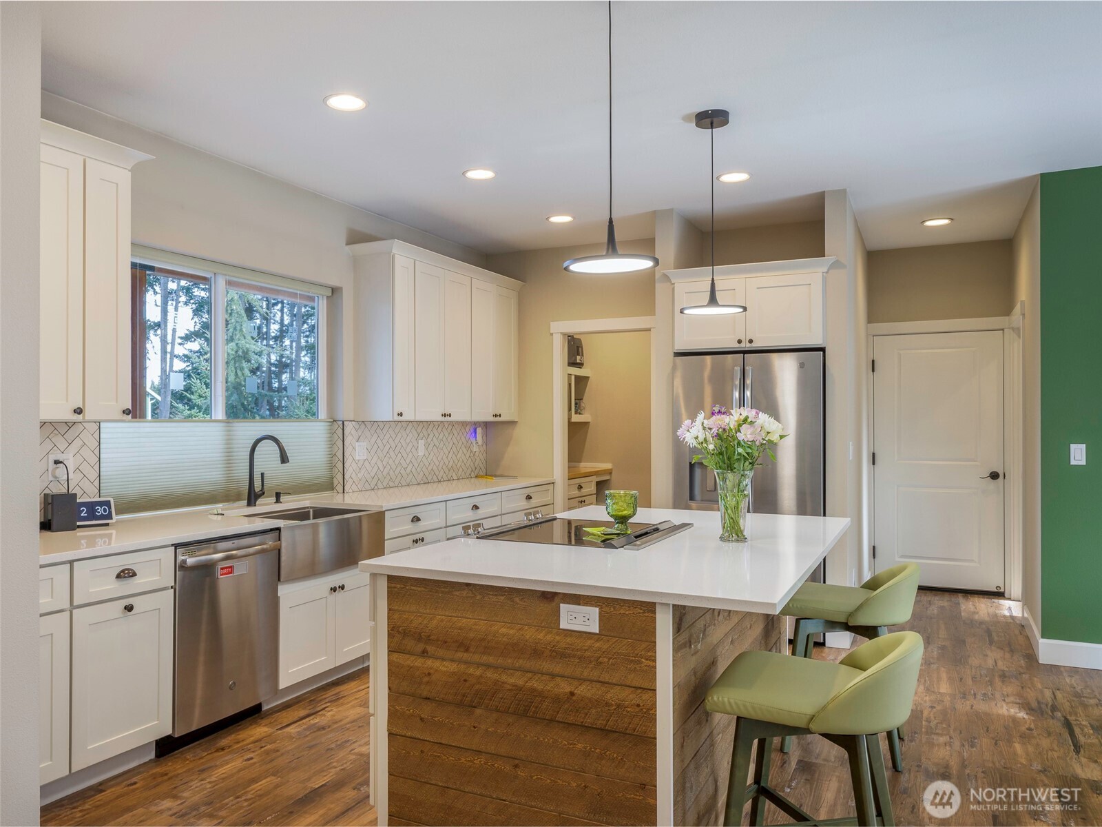 1934 W 8th Street , Port Angeles, WA 98363