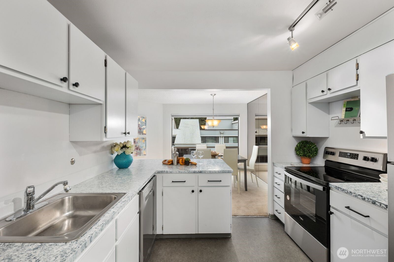 13741 15th Avenue NE #C3, Seattle, WA 98125