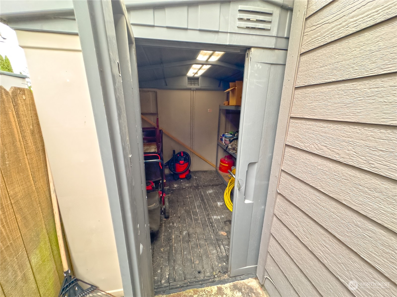 977 Graham Avenue NE, Renton, WA 98059