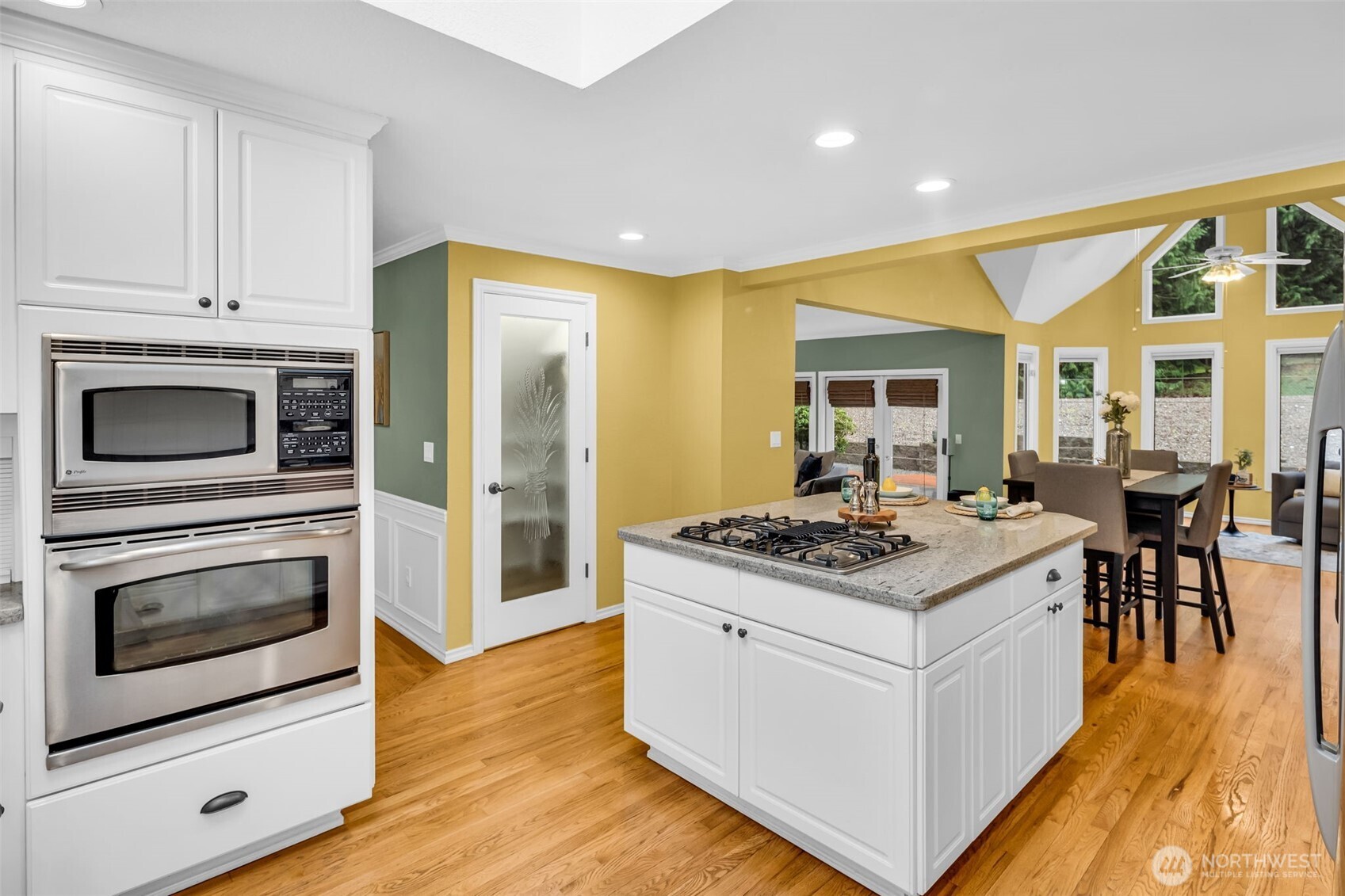 21609 NE 4th Street , Sammamish, WA 98074