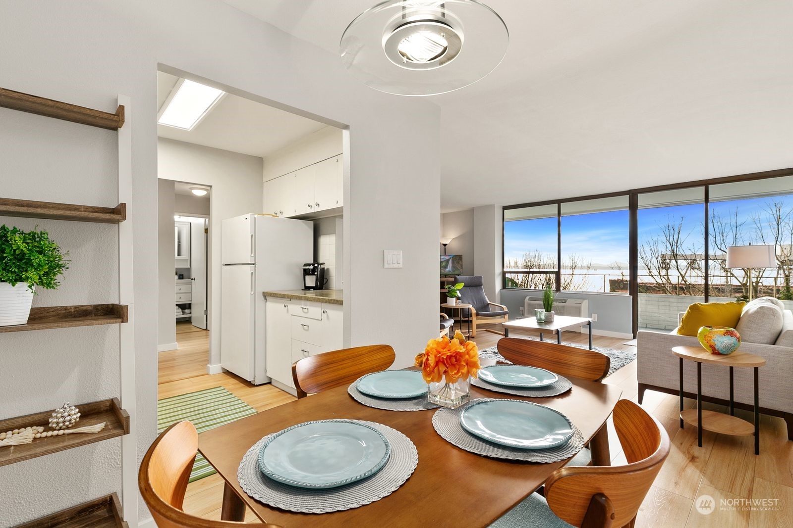 521 5th Avenue W #103, Seattle, WA 98119