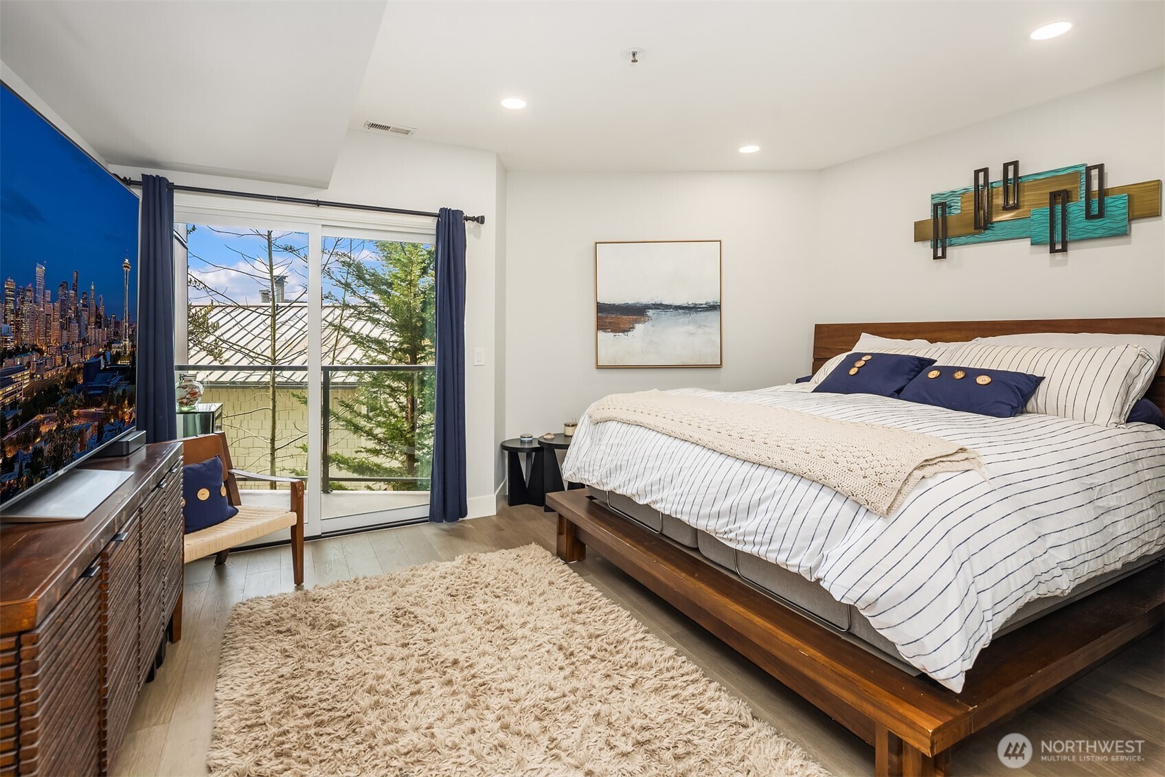 9039 Juanita Drive #304, Kirkland, WA 98034