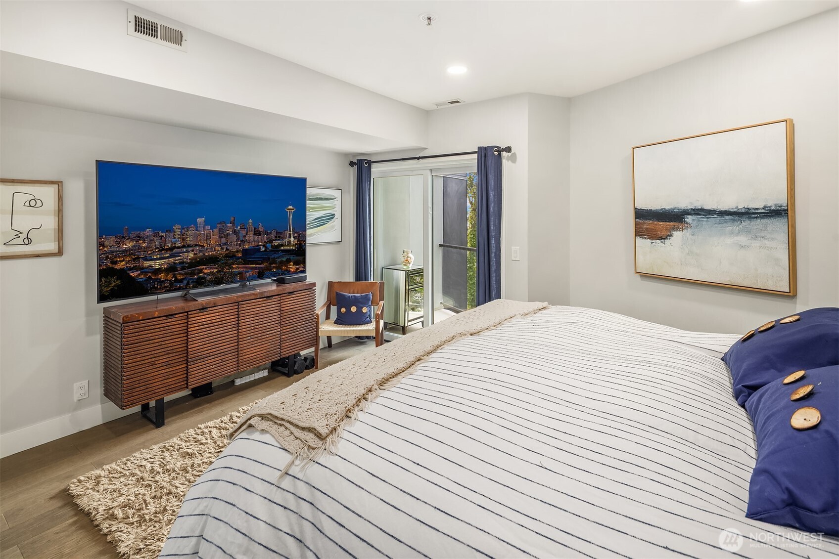 9039 Juanita Drive #304, Kirkland, WA 98034