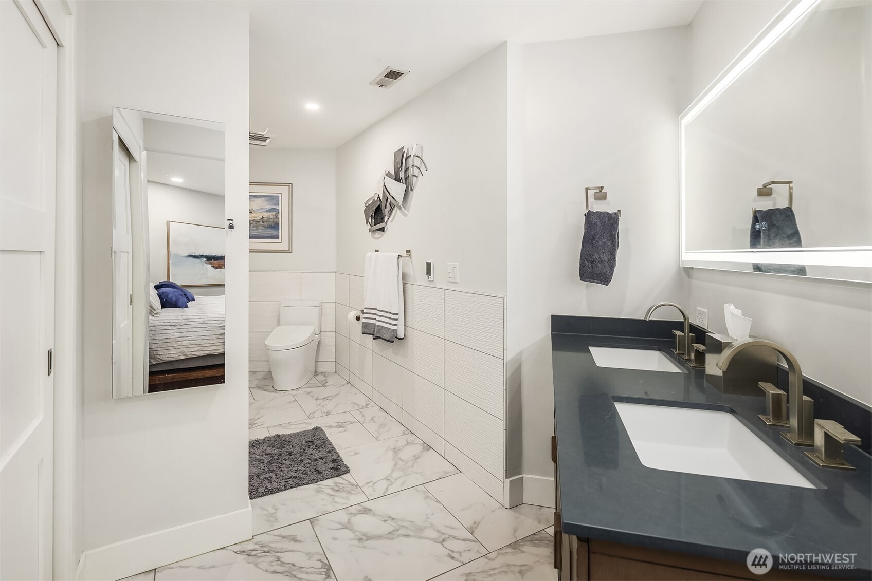 9039 Juanita Drive #304, Kirkland, WA 98034