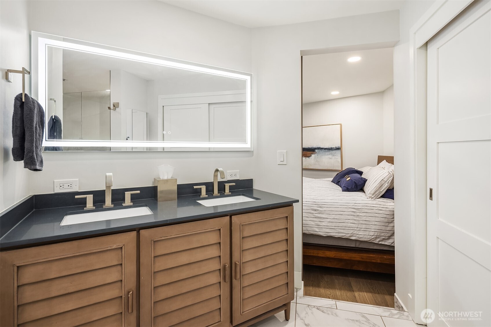 9039 Juanita Drive #304, Kirkland, WA 98034